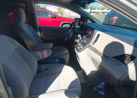 2015 Toyota Sienna Le 8 Passenger from USA, damaged, VIN 5TDKK3DC3FS670690